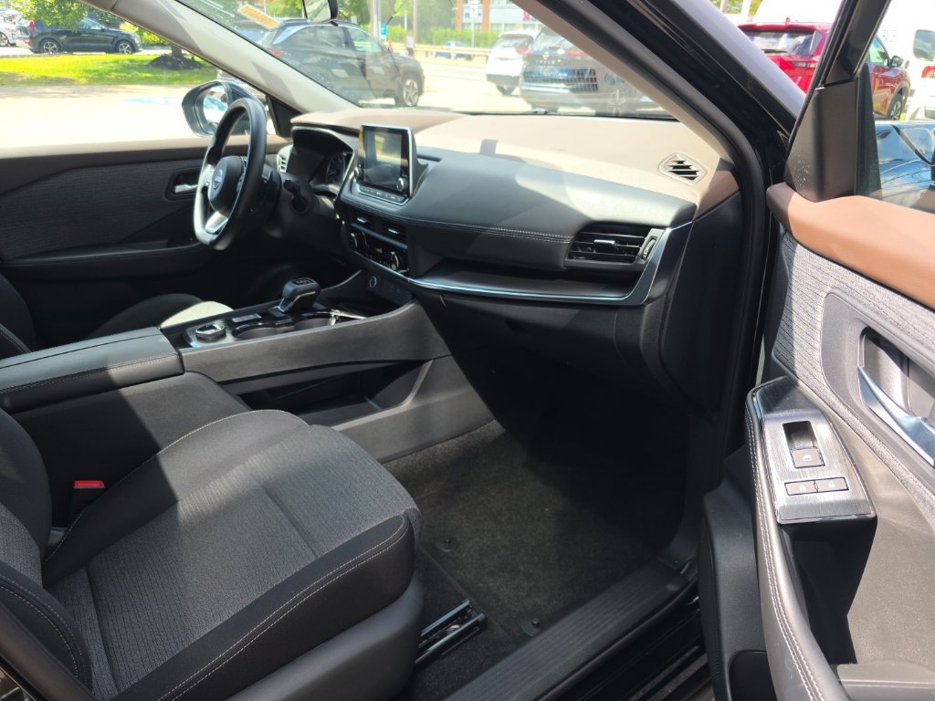 Certified 2023 Nissan Rogue SV AWD/4WD image 14