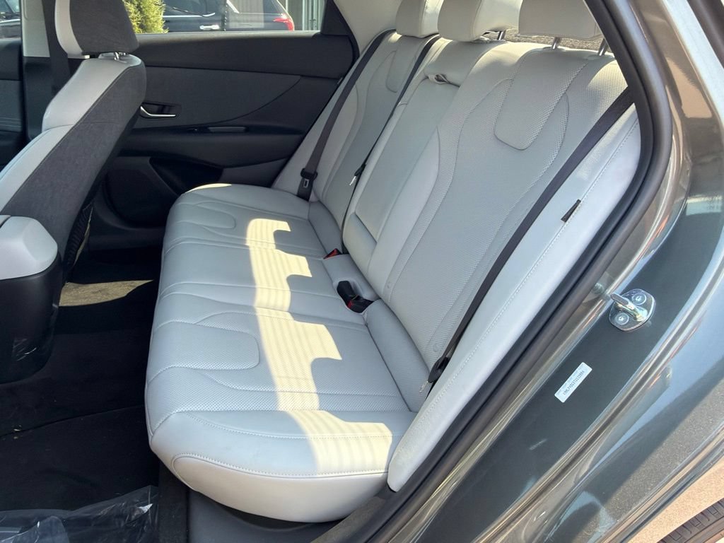 Certified 2026 Hyundai Elantra Limited FWD image 5