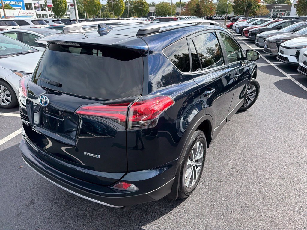 Certified 2018 Toyota RAV4 LE AWD/4WD image 6