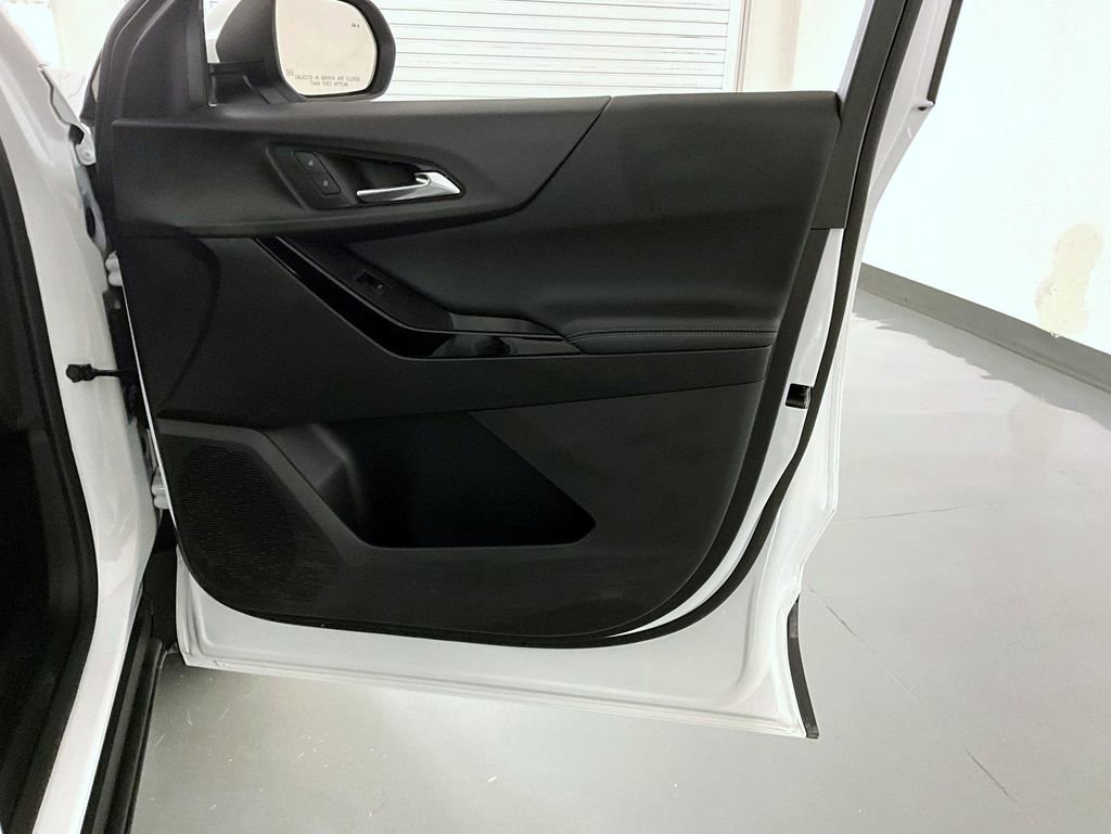 Certified 2025 Chevrolet Equinox LT image 16