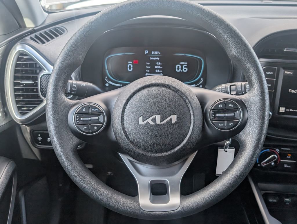 Used 2025 Kia Soul LX FWD image 15