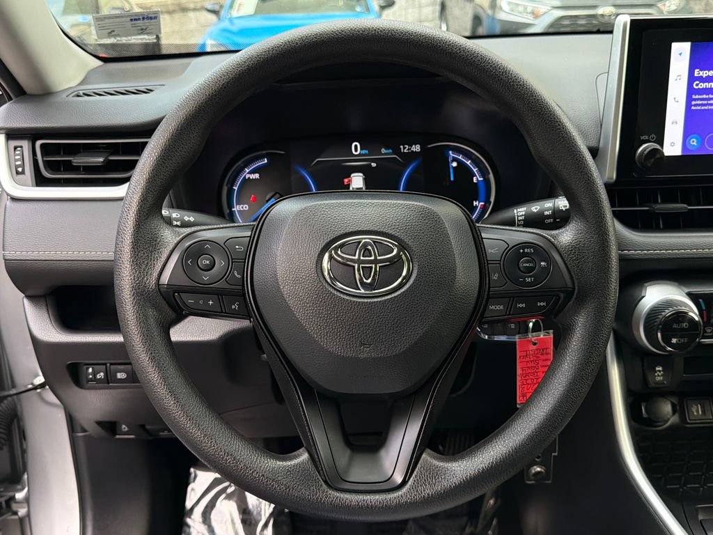 Used 2025 Toyota RAV4 LE AWD/4WD image 22