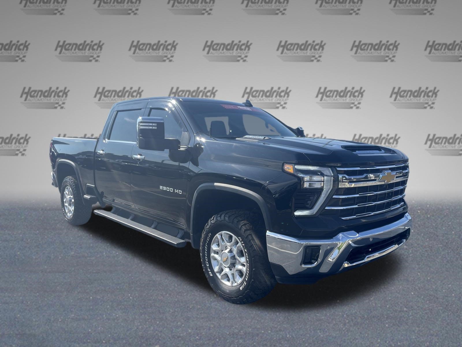 Used 2024 Chevrolet Silverado 2500 LTZ w/ LTZ Convenience Package AWD/4WD image 2