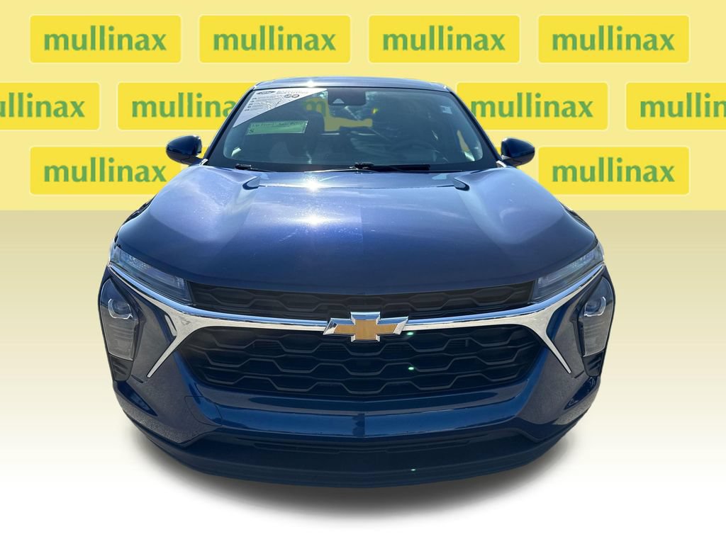 Used 2024 Chevrolet Trax LS w/ LS Convenience Package FWD image 11