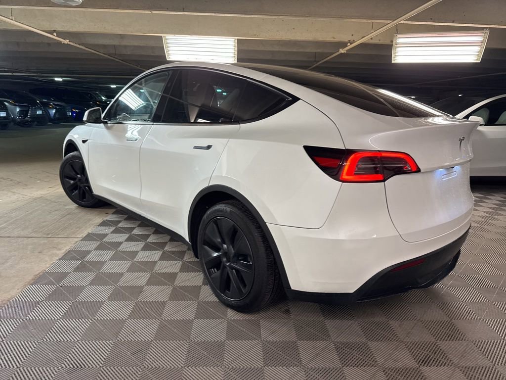 Used 2025 Tesla Model Y Long Range image 5