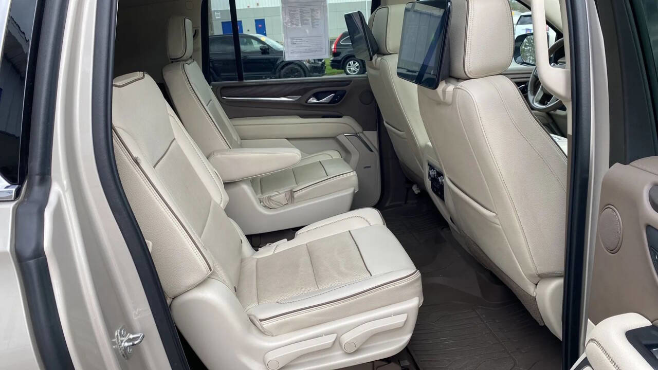 Used 2021 GMC Yukon XL Denali w/ Denali Premium Package image 36