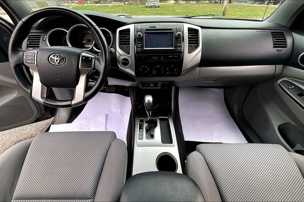 Used 2013 Toyota Tacoma 4x4 Access Cab V6 w/ TRD Off-Road Pkg image 14