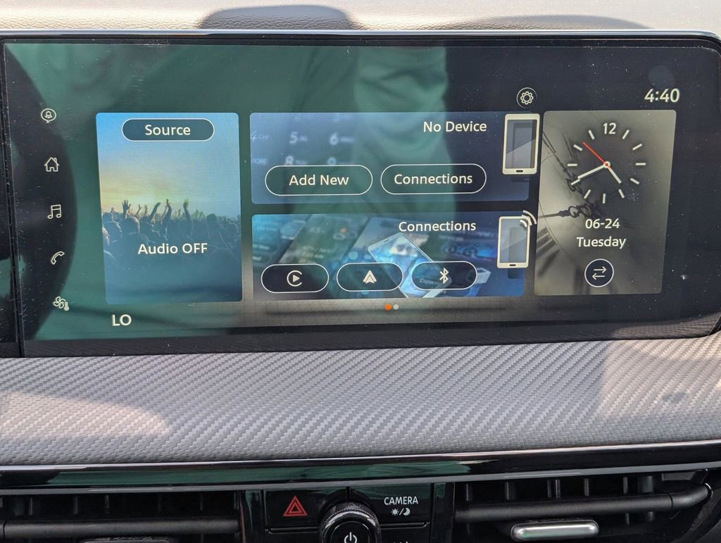 Used 2025 Nissan Kicks SR image 23