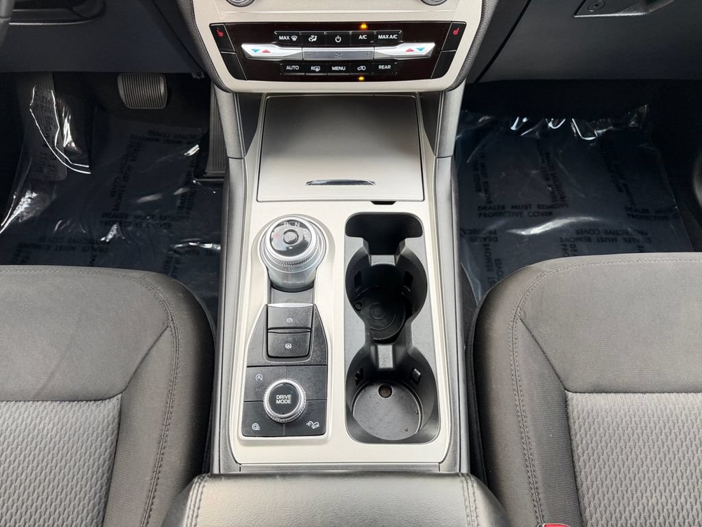 Used 2023 Ford Explorer XLT AWD/4WD image 11
