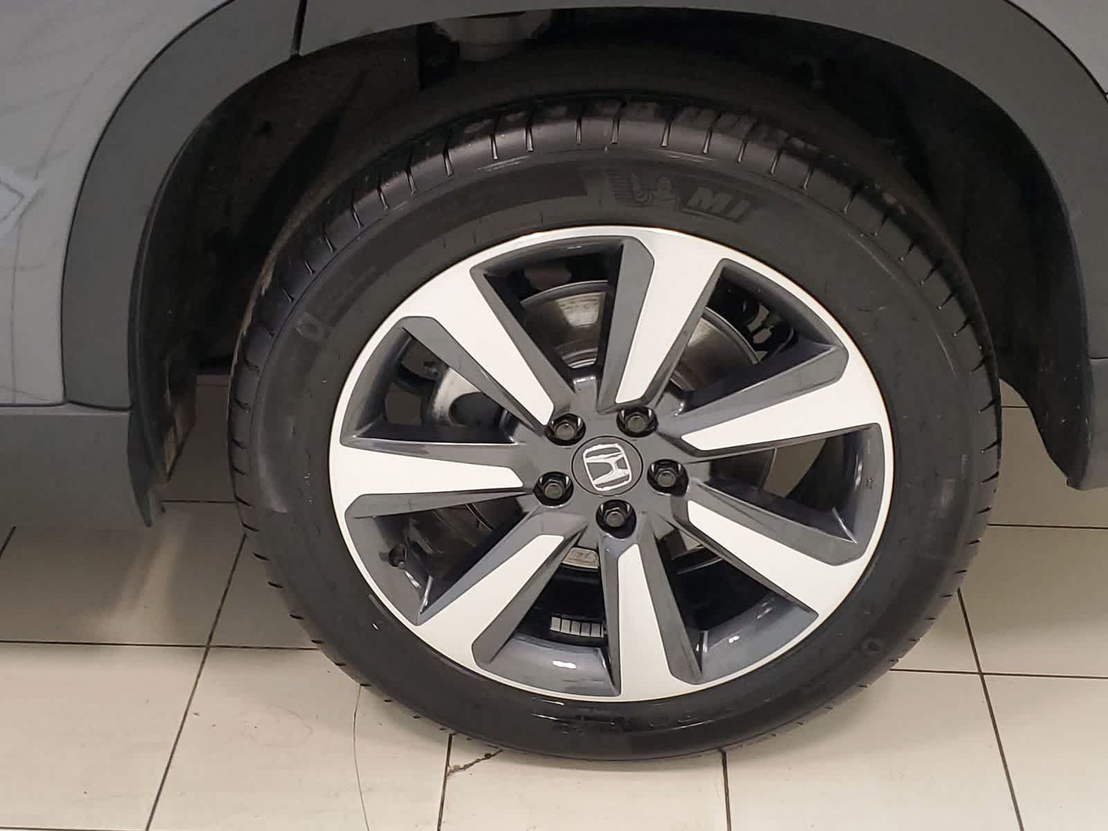 Certified 2025 Honda Pilot Touring image 26