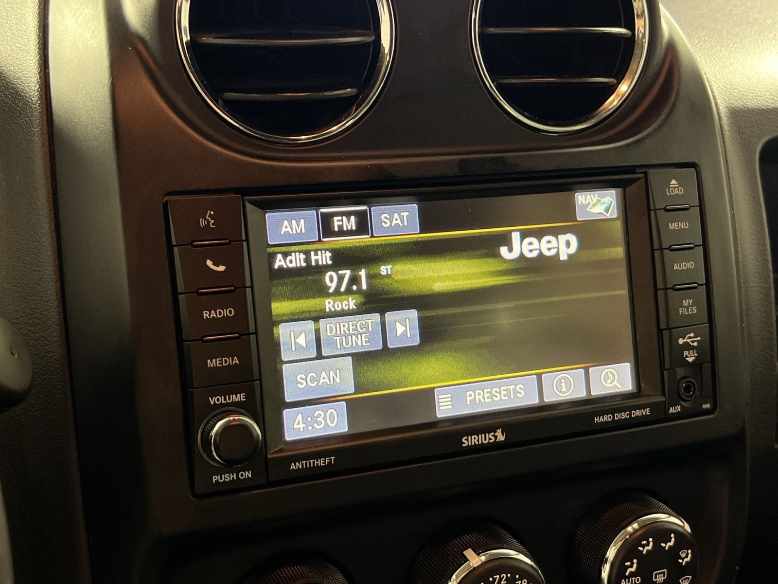 Used 2013 Jeep Compass Limited w/ Sun/Sound Group AWD/4WD image 18