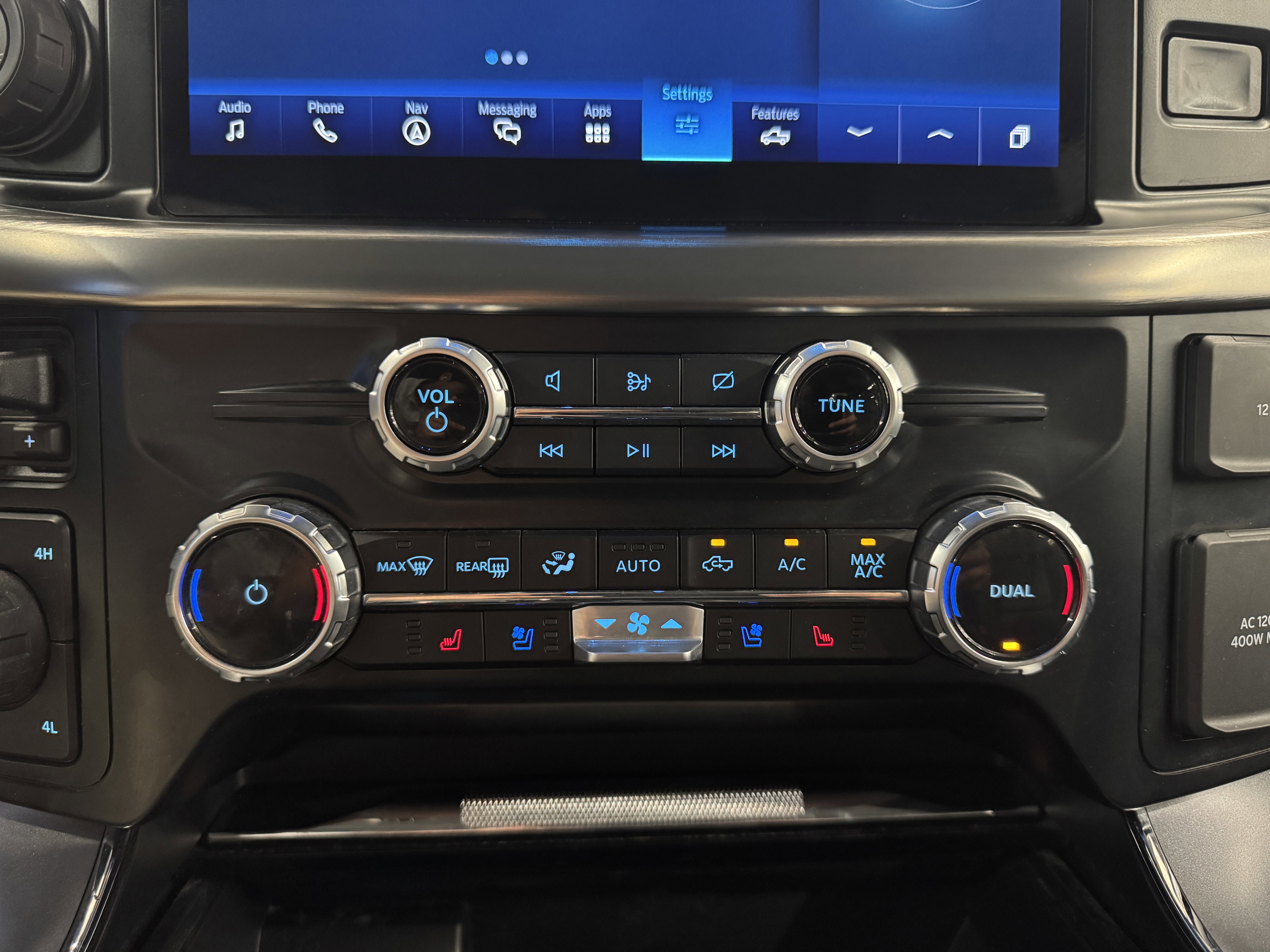 Certified 2023 Ford F150 Lariat w/ Trailer Tow Package AWD/4WD image 21