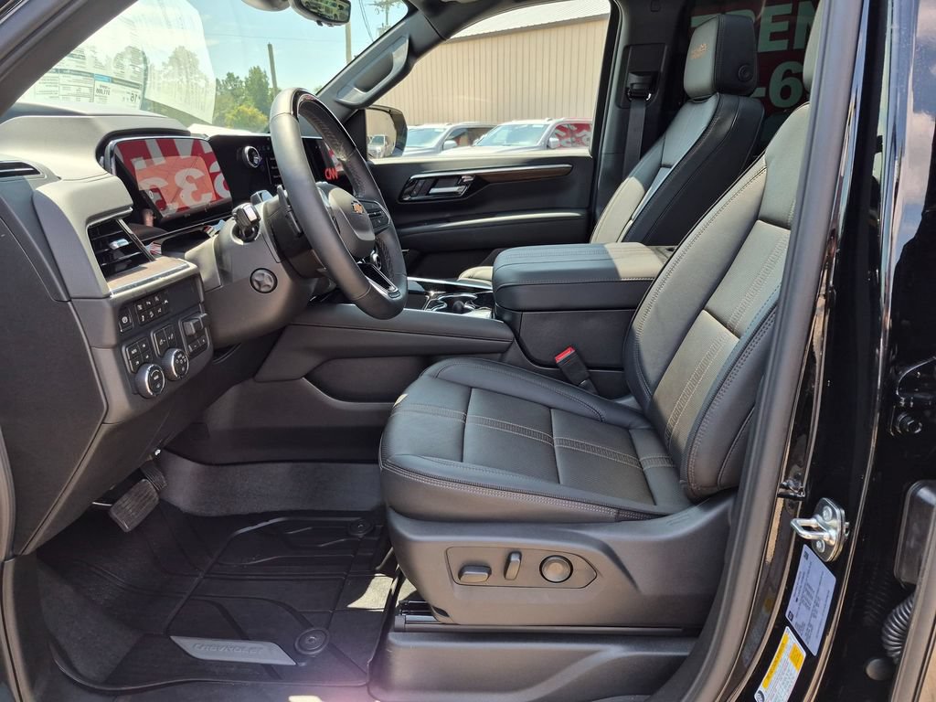 Used 2026 Chevrolet Tahoe High Country AWD/4WD image 12