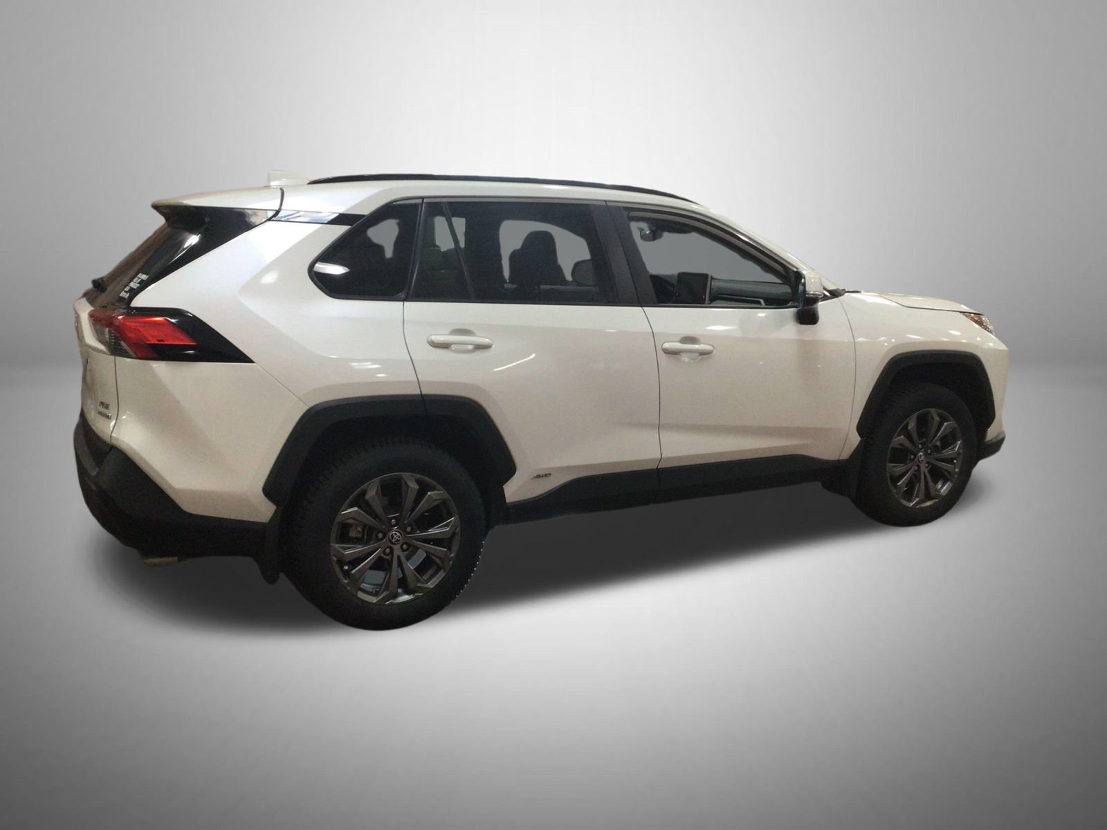 Used 2022 Toyota RAV4 XLE Premium AWD/4WD image 4