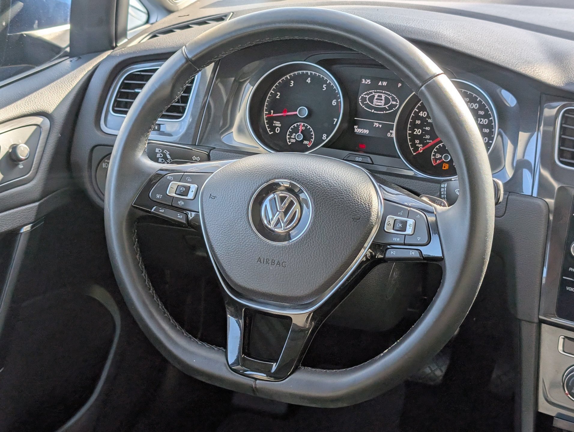 Used 2019 Volkswagen Golf SE FWD image 15
