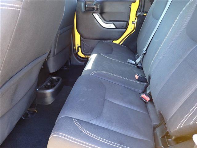 Used 2015 Jeep Wrangler Unlimited Rubicon AWD/4WD image 9