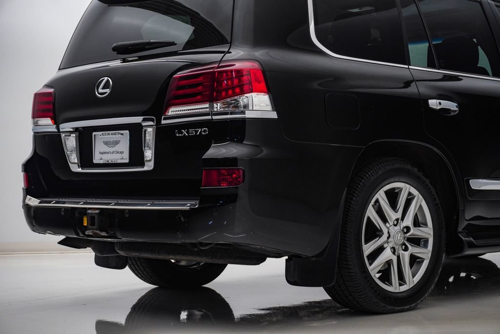 Used 2013 Lexus LX 570 4WD w/ Luxury Pkg image 12