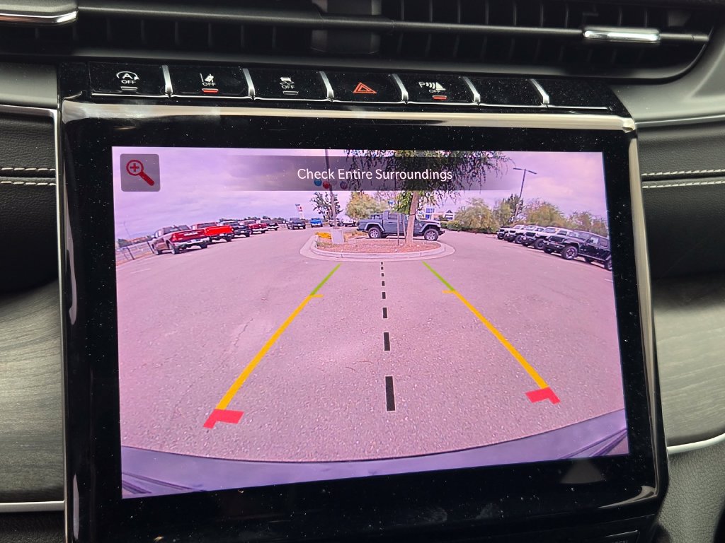 Used 2025 Jeep Grand Cherokee Limited w/ Trailer Tow Package AWD/4WD image 17