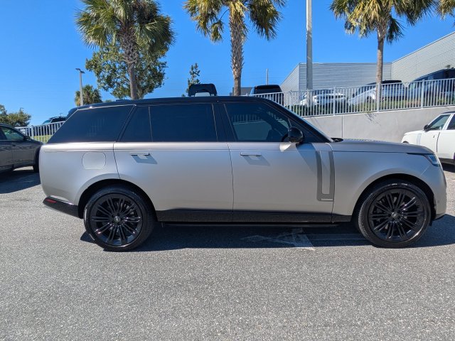 Used 2025 Land Rover Range Rover Long Wheelbase Autobiography AWD/4WD image 13