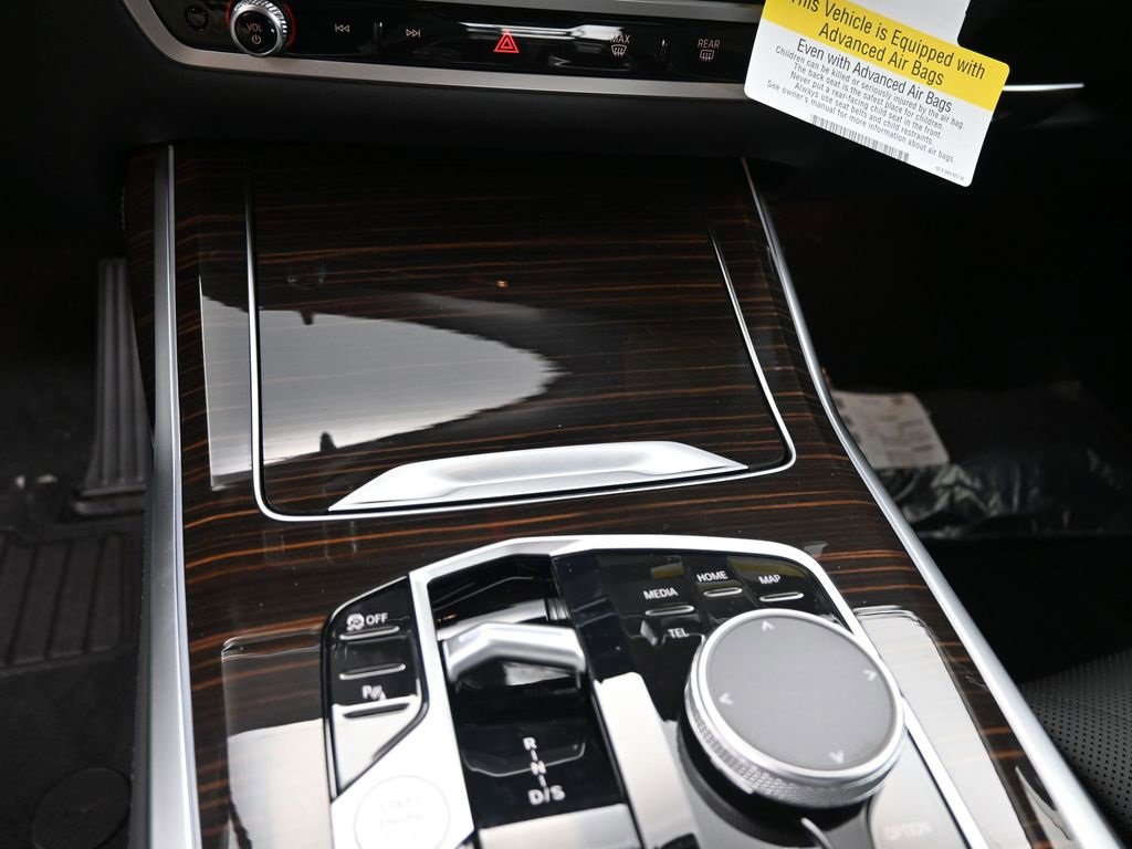 New 2026 BMW X7 xDrive40i w/ Premium Package image 10