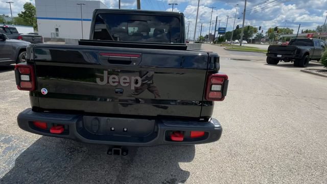 Used 2024 Jeep Gladiator Rubicon AWD/4WD image 9
