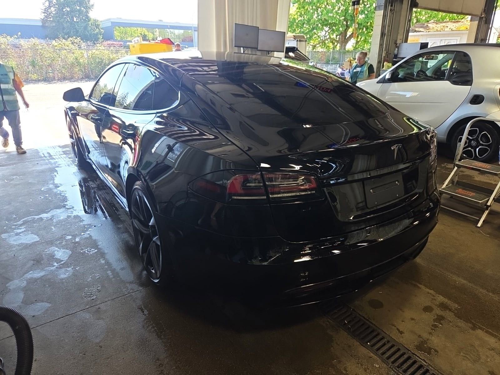 Used 2023 Tesla Model S AWD/4WD image 4