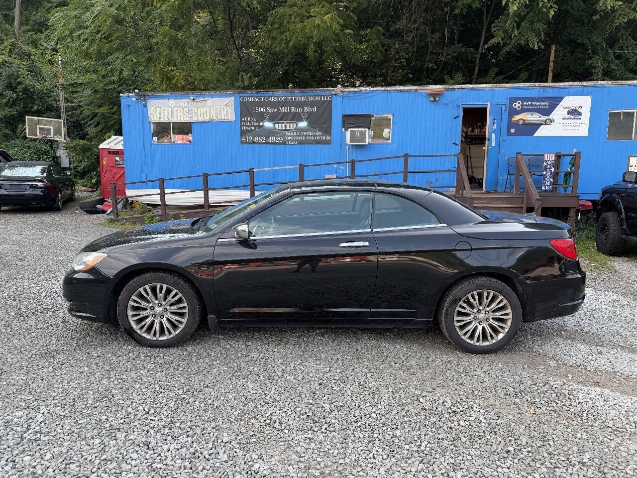 Used 2013 Chrysler 200 Limited FWD image 2