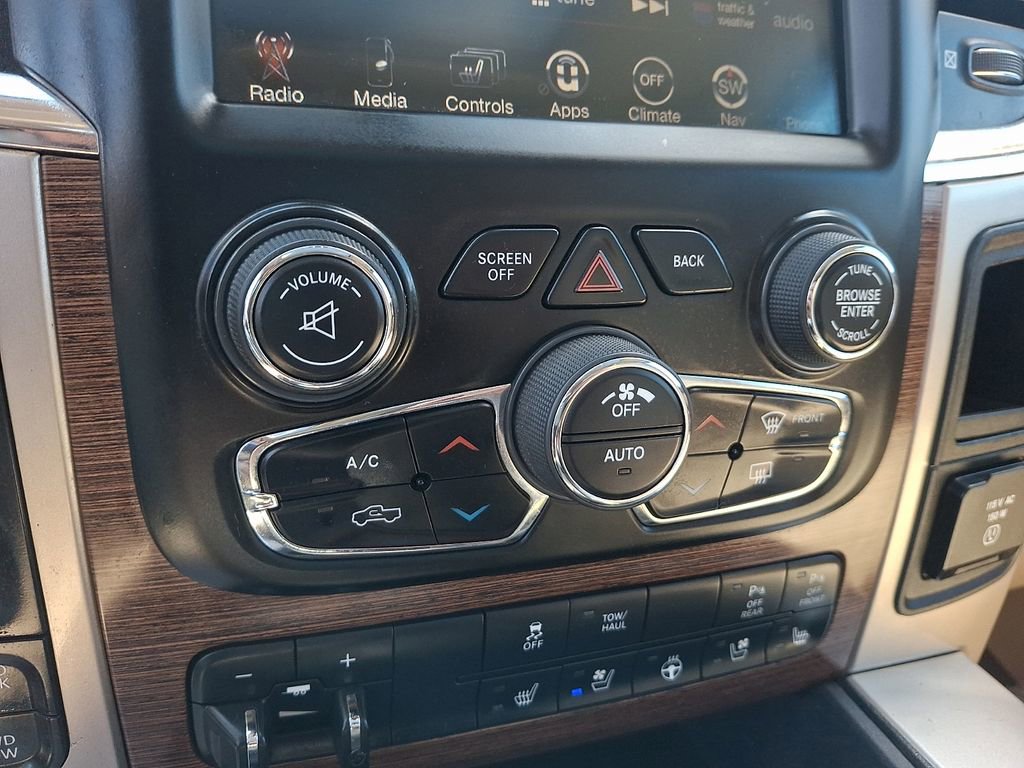Used 2016 RAM 1500 Laramie w/ Convenience Group AWD/4WD image 18