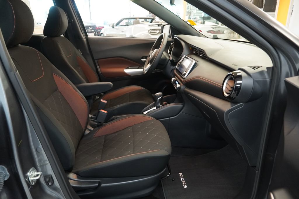 Used 2020 Nissan Kicks SR FWD image 32