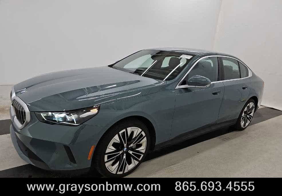 Used 2026 BMW 540i xDrive AWD/4WD image 1