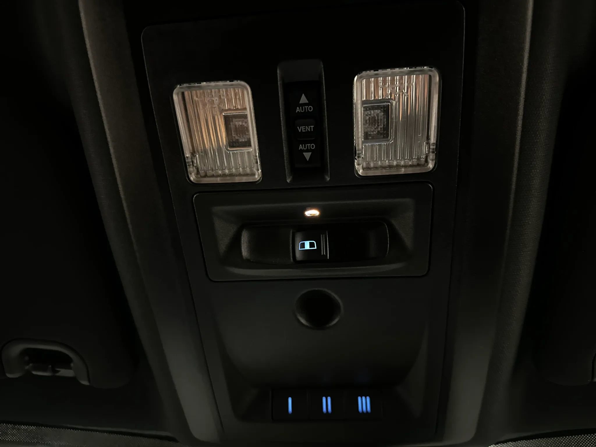 Used 2018 RAM 3500 Laramie Longhorn image 43