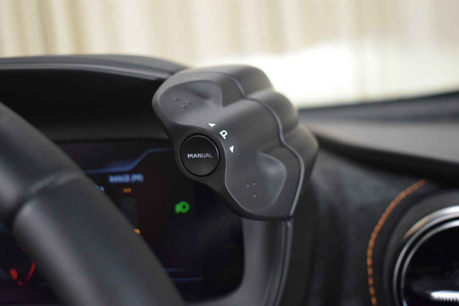 Used 2024 McLaren 750S Spider RWD image 29