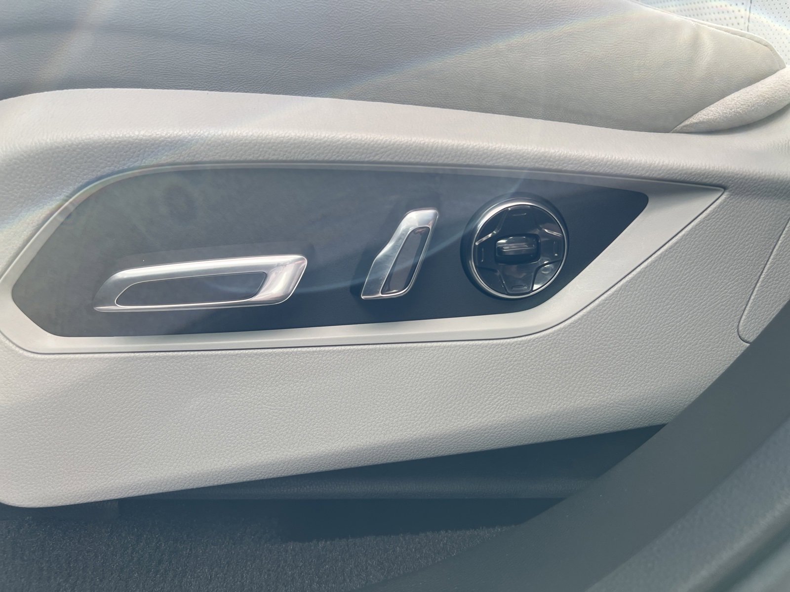 Used 2019 Acura RDX AWD w/ Advance Package image 21