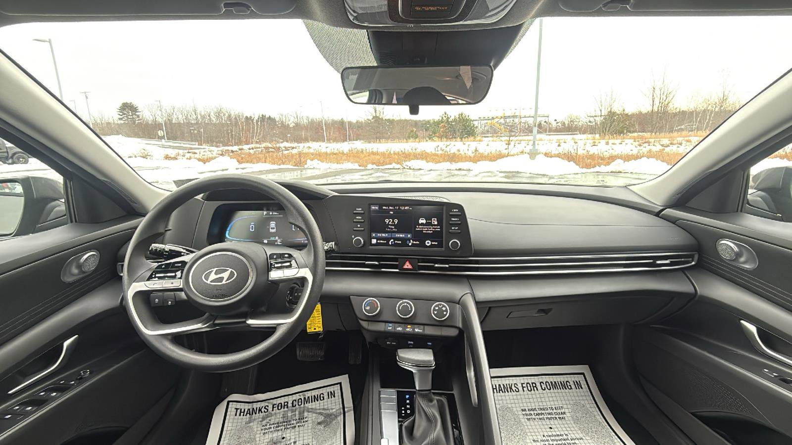 Used 2025 Hyundai Elantra SE image 27