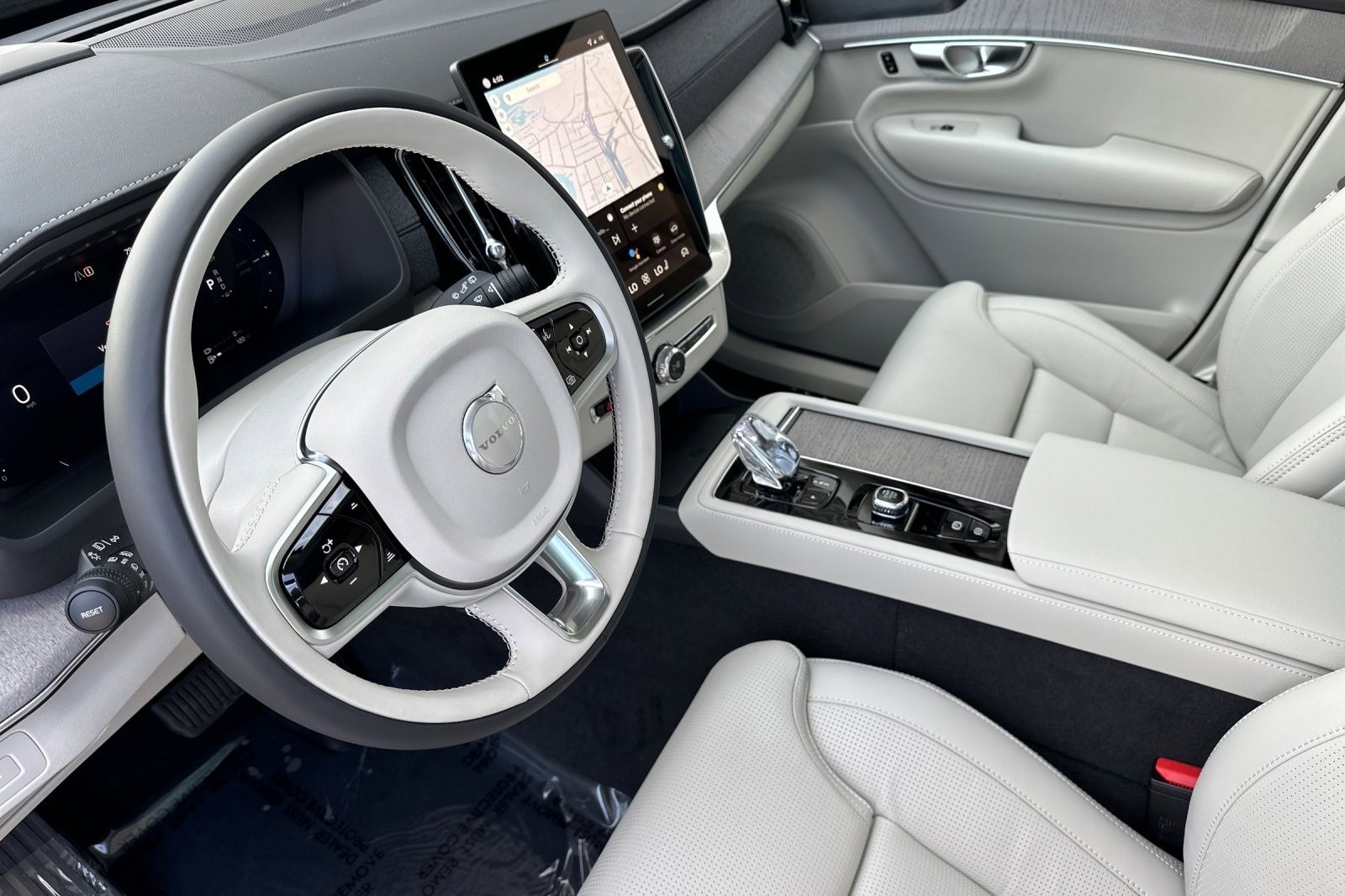 New 2026 Volvo XC90 T8 Ultra image 13