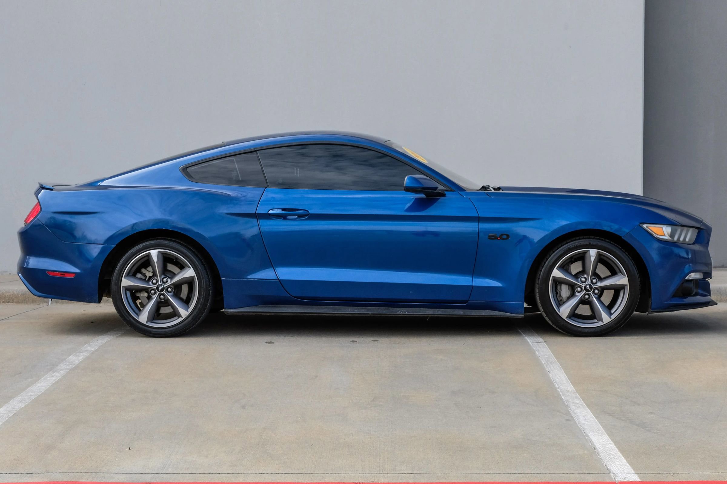Used 2017 Ford Mustang GT image 3