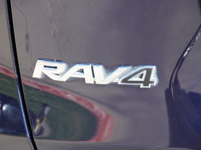 Used 2019 Toyota RAV4 XLE Premium FWD image 21