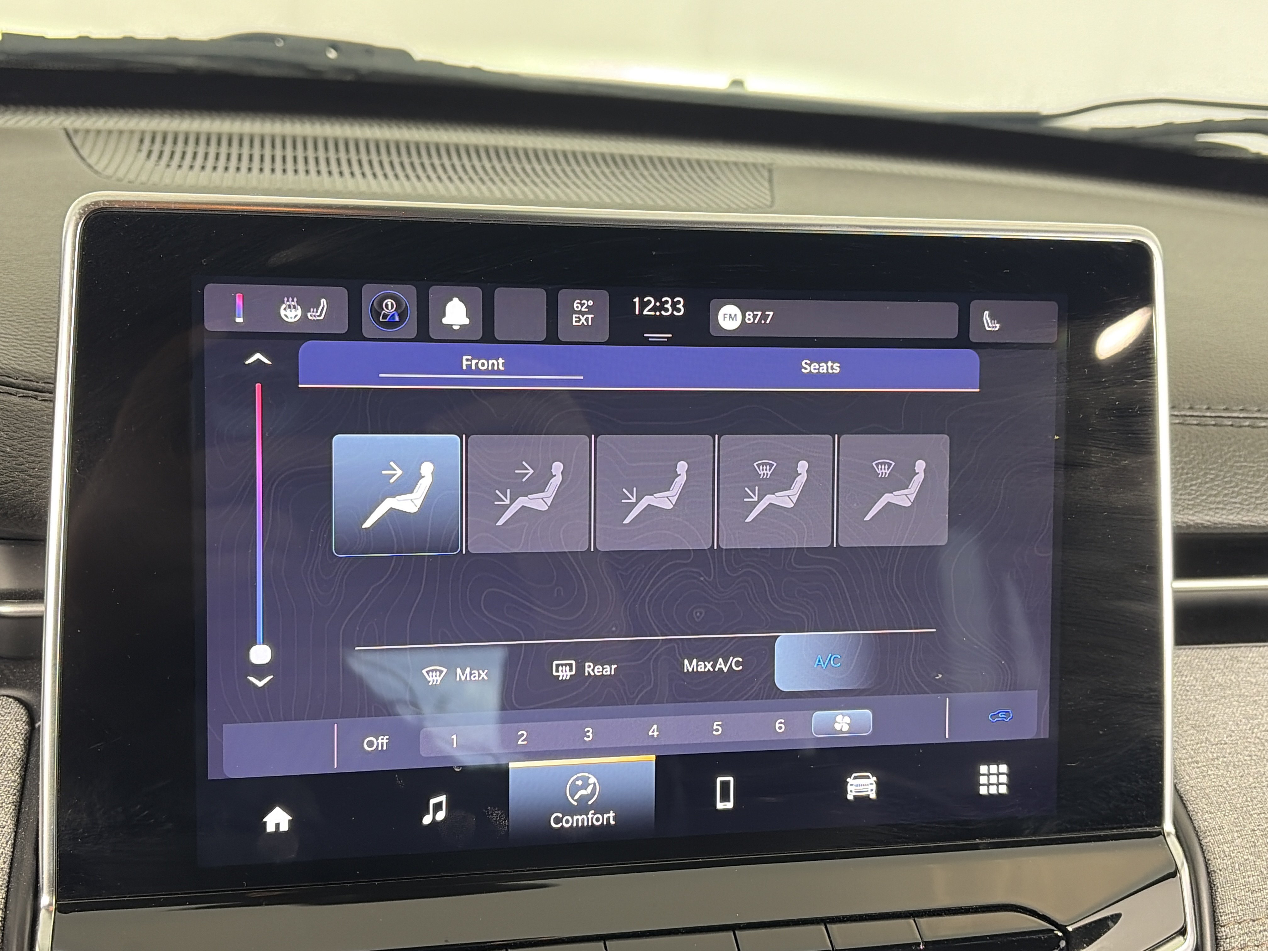 Used 2023 Jeep Compass Latitude AWD/4WD image 19