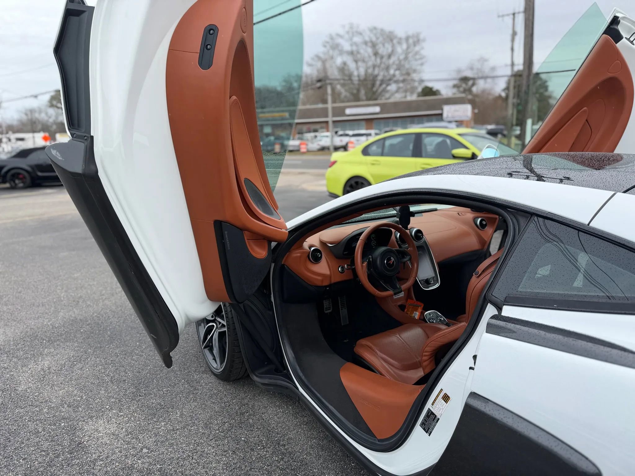 Used 2017 McLaren 570S image 16