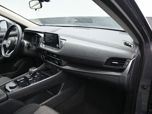 Used 2024 Nissan Rogue SV image 10