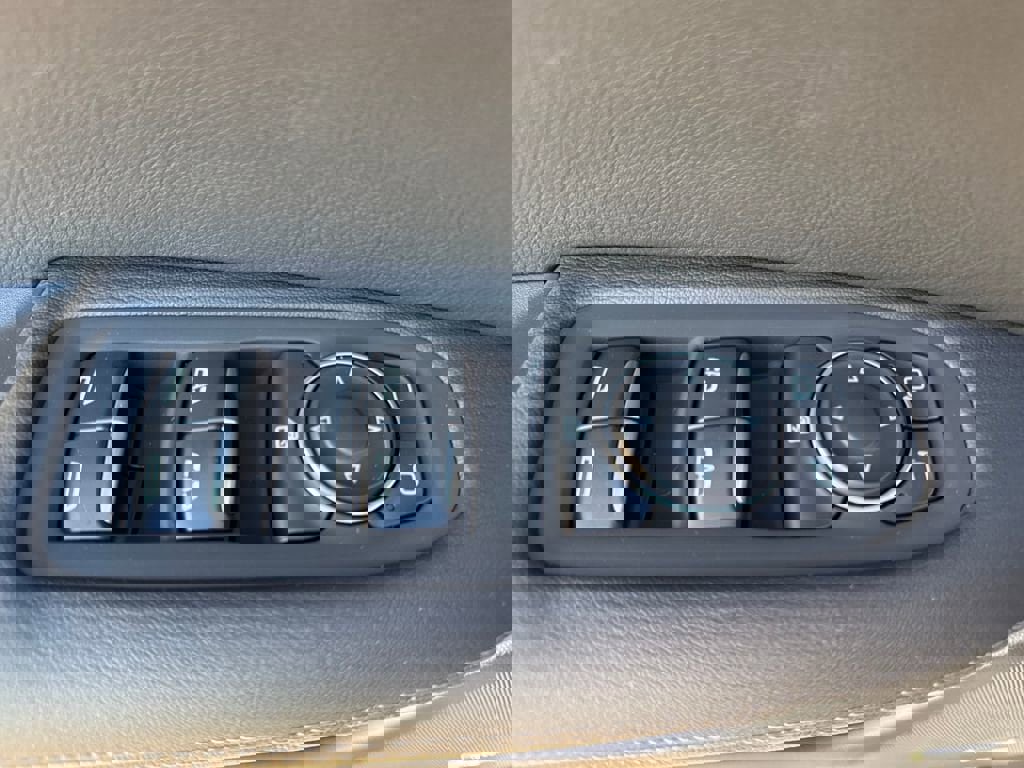 New 2026 Cadillac XT5 Luxury w/ LPO, Floor Liner Package image 18