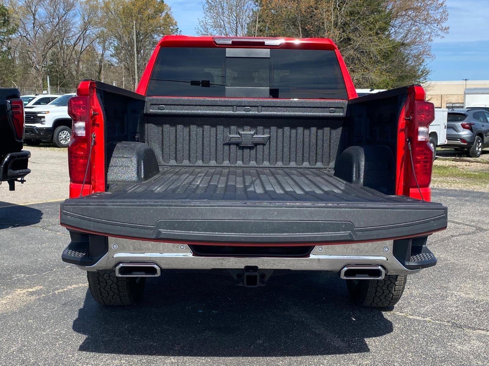 New 2026 Chevrolet Silverado 1500 LT w/ Z71 Off-Road Package AWD/4WD image 5