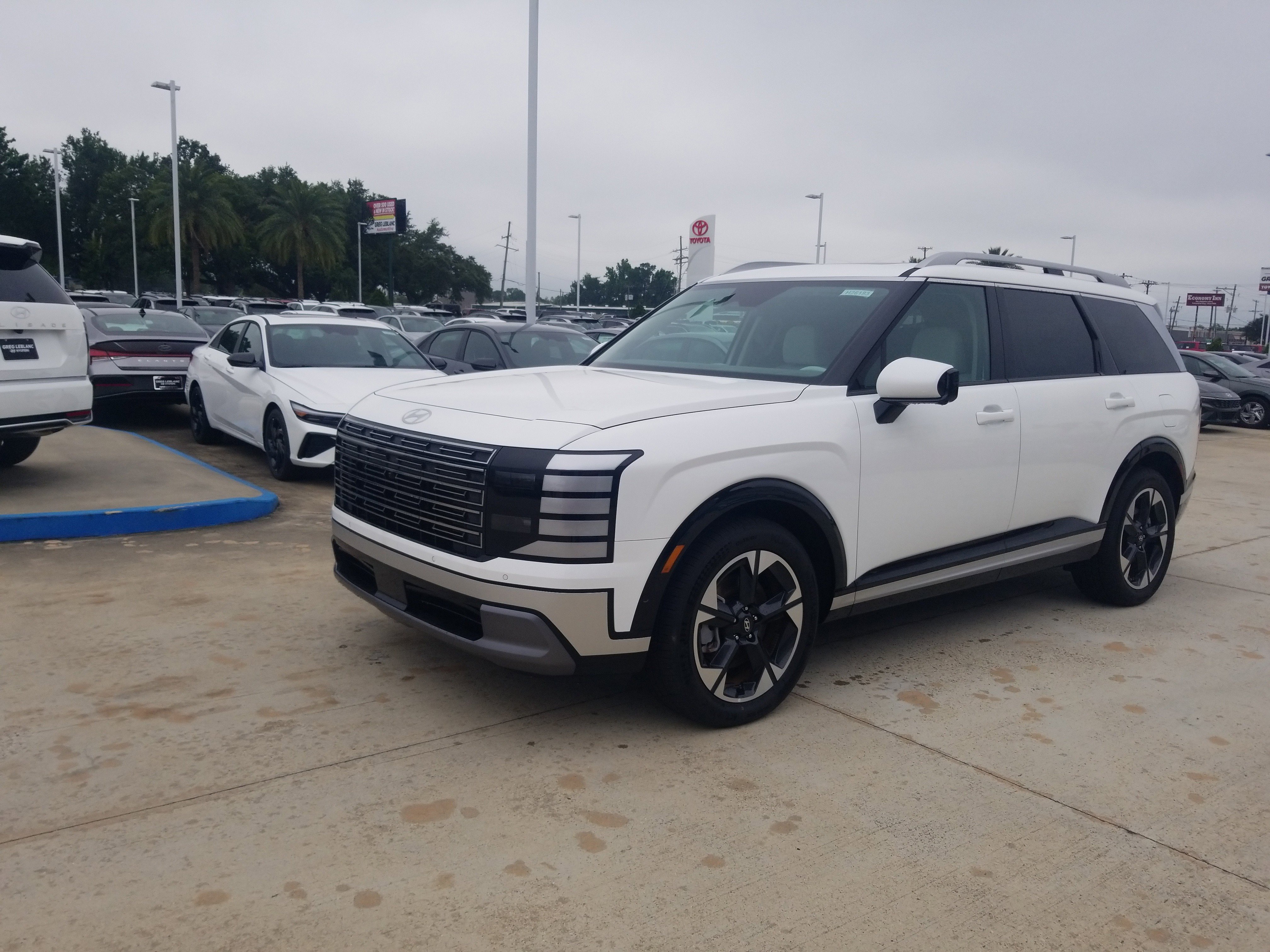 New 2026 Hyundai Palisade Limited FWD image 3