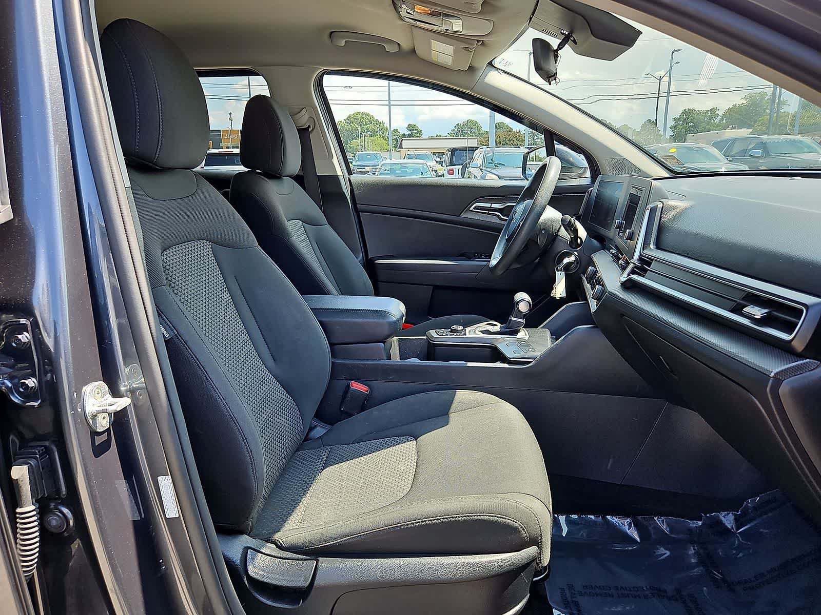 Used 2023 Kia Sportage LX AWD/4WD image 31
