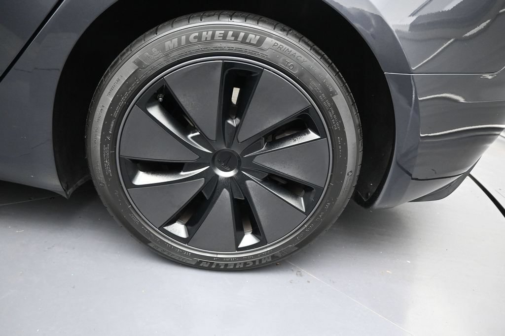 Used 2025 Tesla Model 3 Long Range RWD image 9