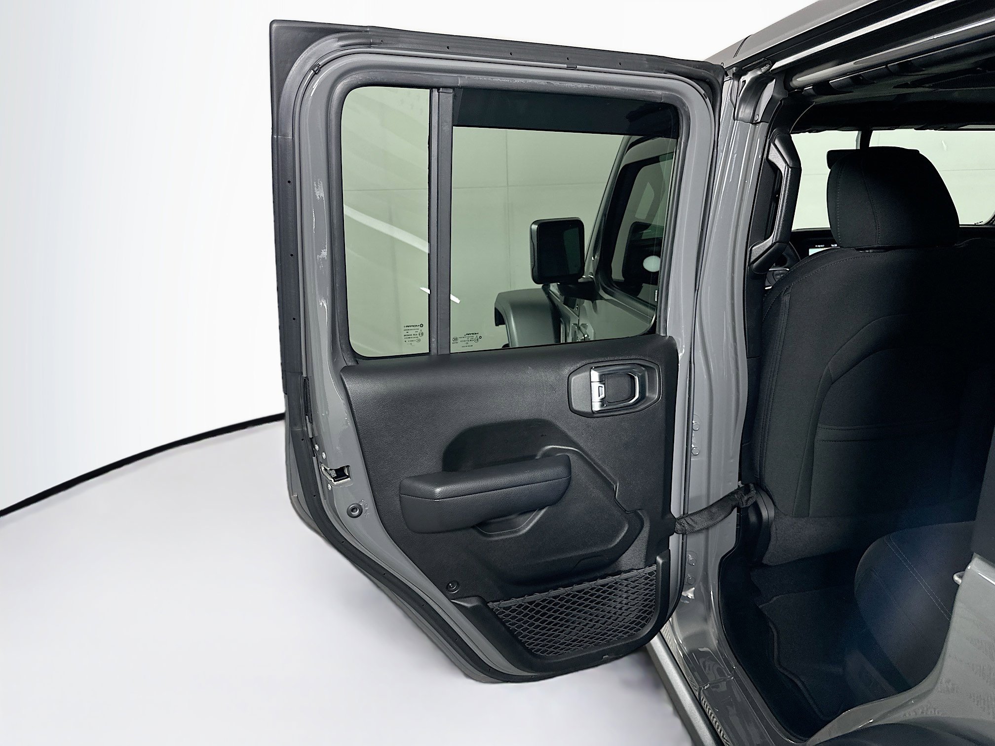 Used 2023 Jeep Wrangler Unlimited Rubicon 4xe AWD/4WD image 25