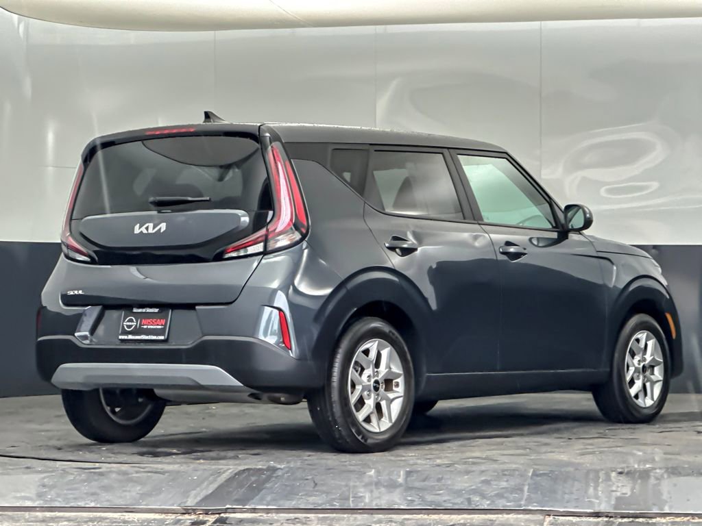 Used 2024 Kia Soul LX w/ Option Group 015 FWD image 3