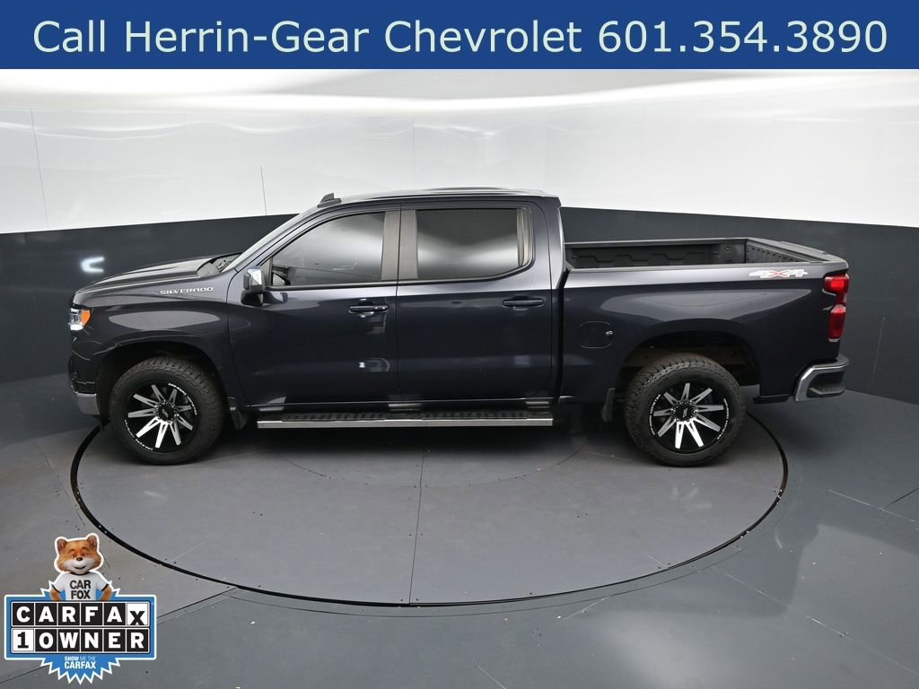 Used 2023 Chevrolet Silverado 1500 LT AWD/4WD image 27