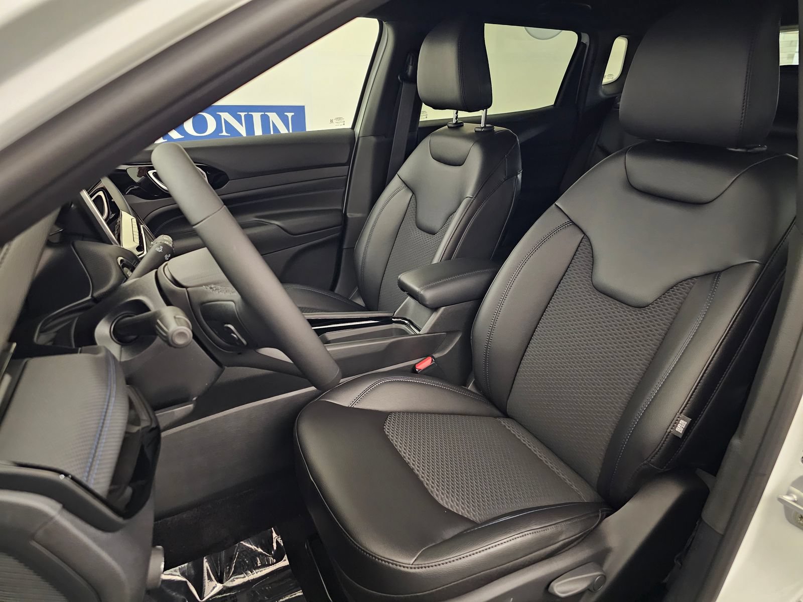 New 2026 Jeep Compass Latitude AWD/4WD image 13