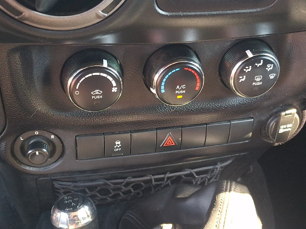 Used 2016 Jeep Wrangler Unlimited Sport w/ Quick Order Package 23S AWD/4WD image 16